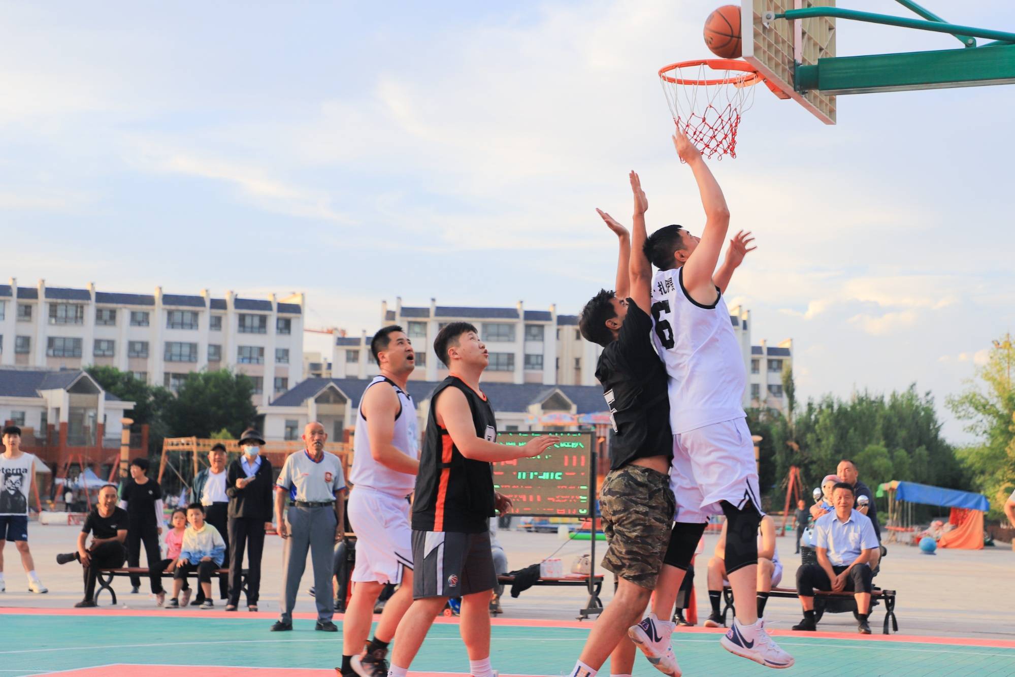 开云体育中国-包含球队对决激励，篮球比赛精彩纷呈的词条