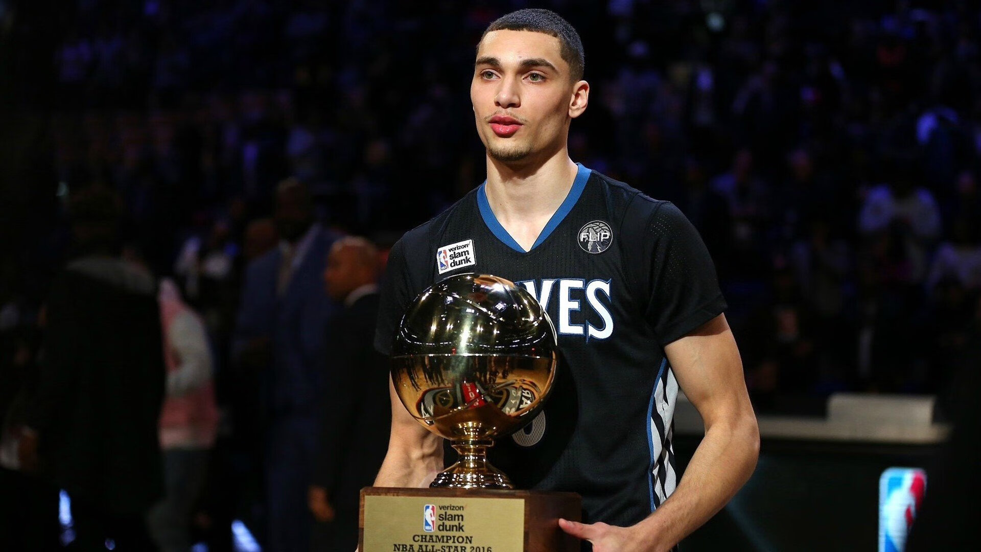 当红龙遇见雄狮，阿尔瓦雷斯如何用唯一性定义全场最佳