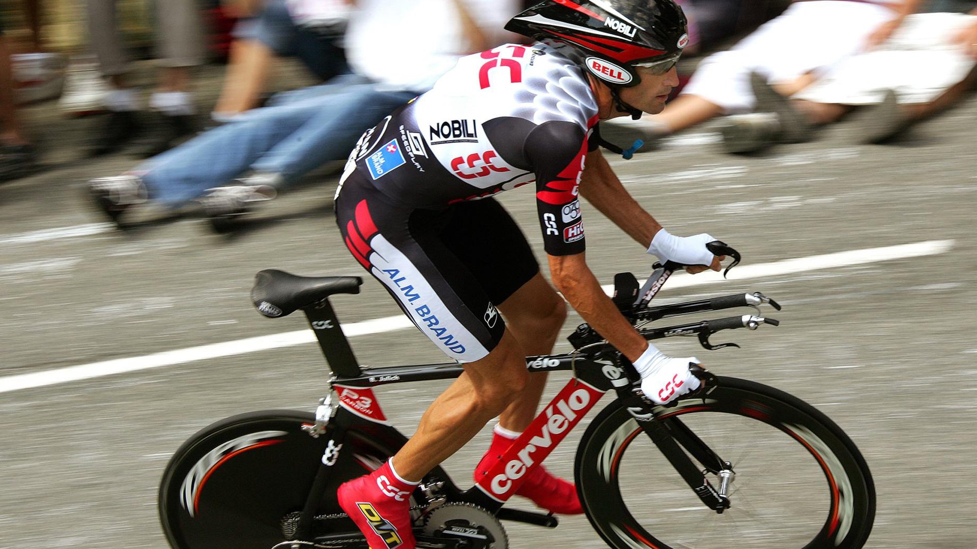 开云体育登录-魔术横扫湖人，利拉德关键制胜，改写东部格局的传奇之夜